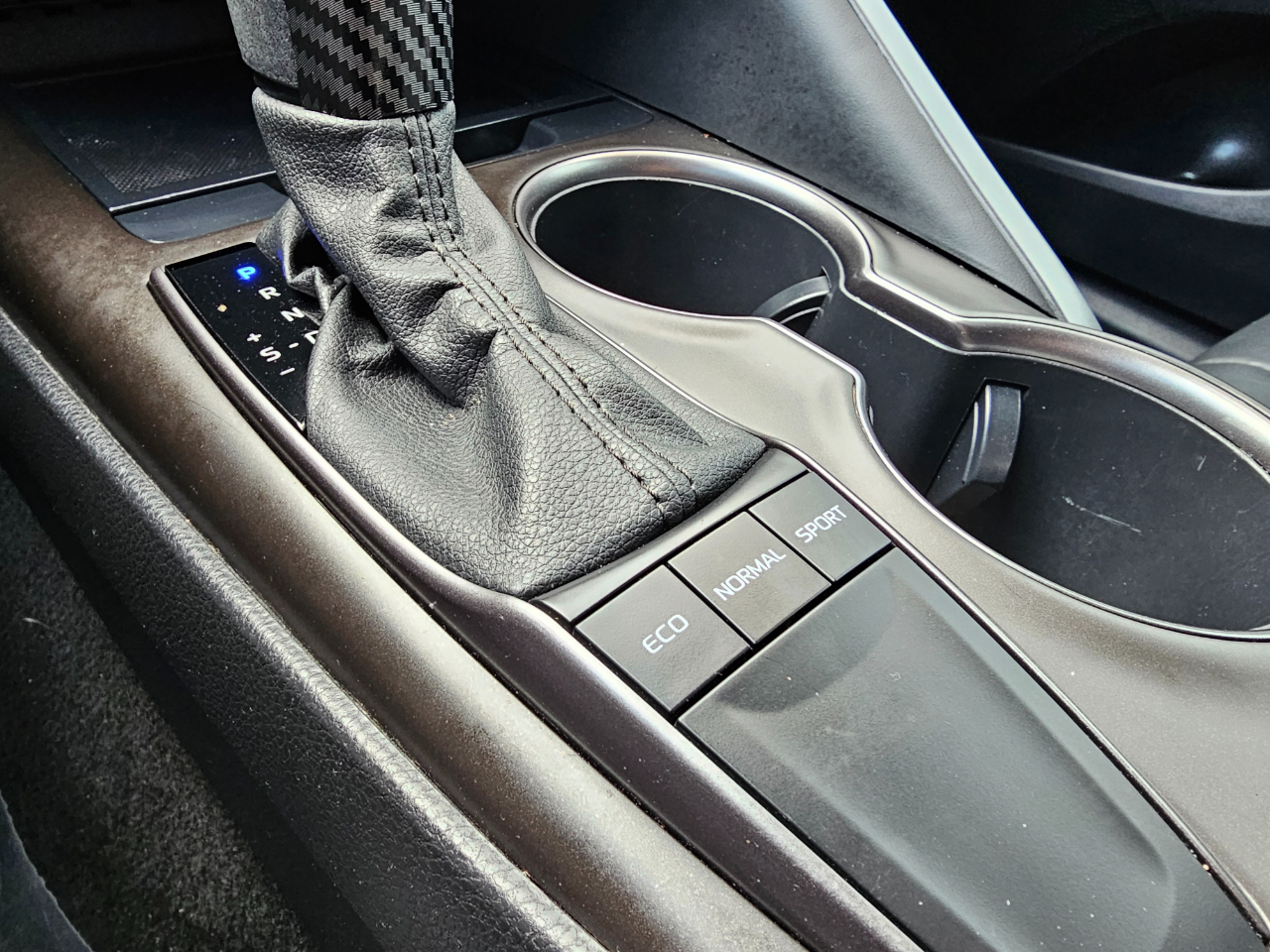 Toyota Camry SE Auto (Natl) 2023