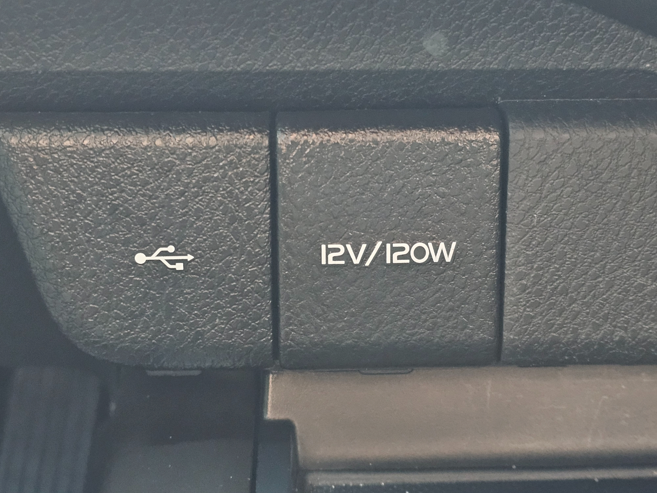 Toyota Camry SE Auto (Natl) 2023