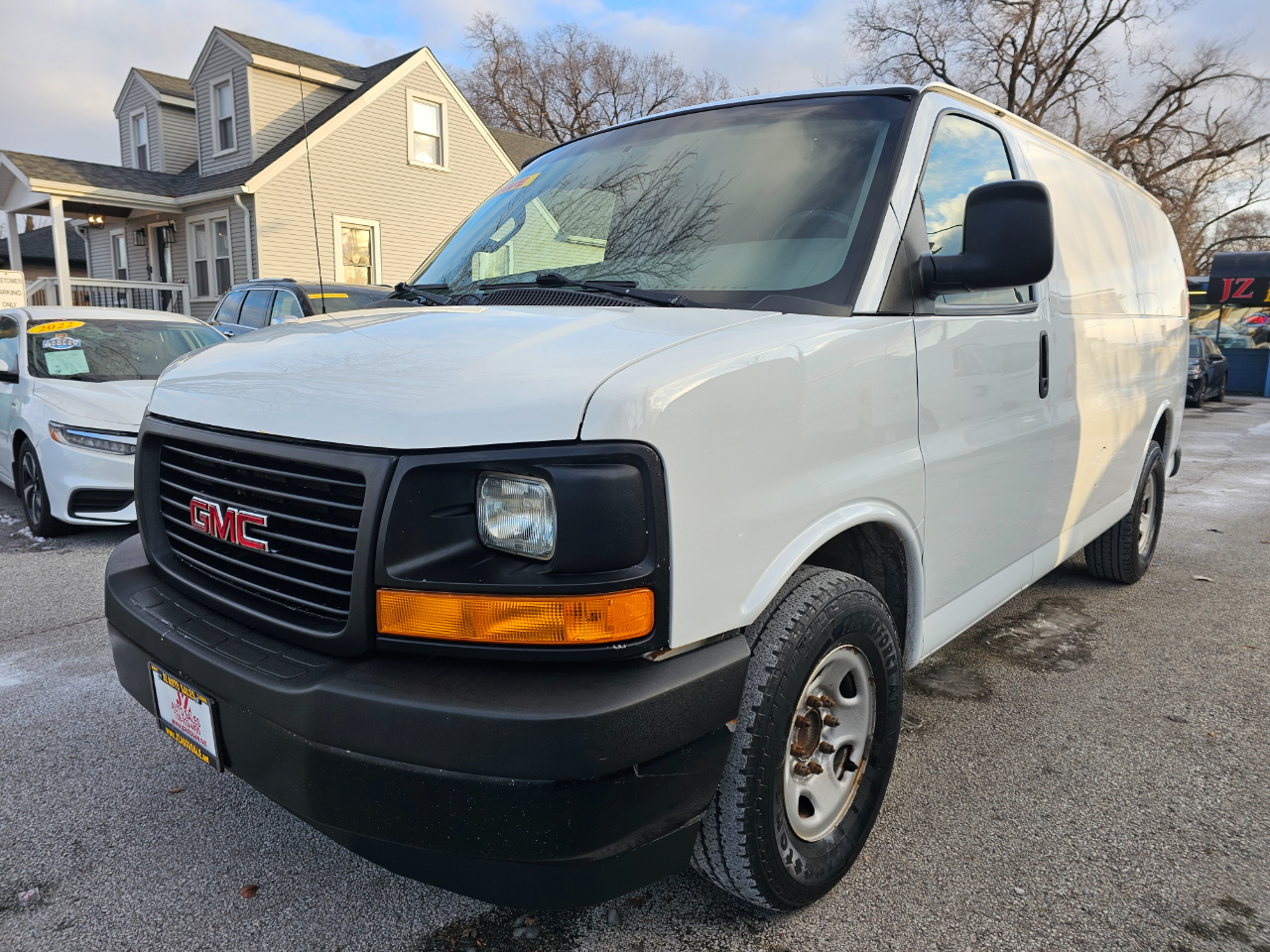 GMC Savana Cargo Van RWD 2500 135" 2017
