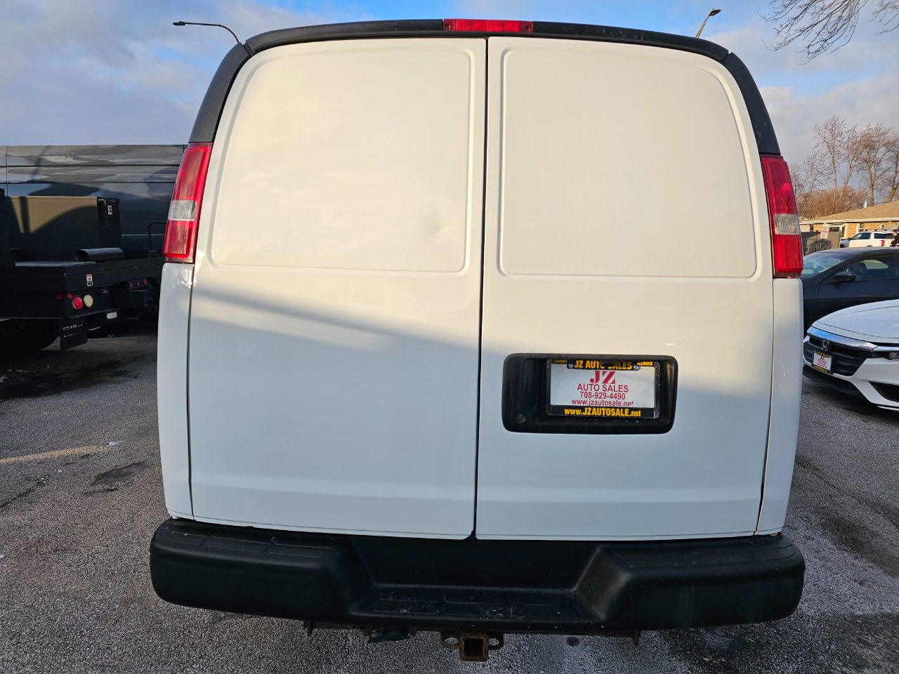 GMC Savana Cargo Van RWD 2500 135" 2017