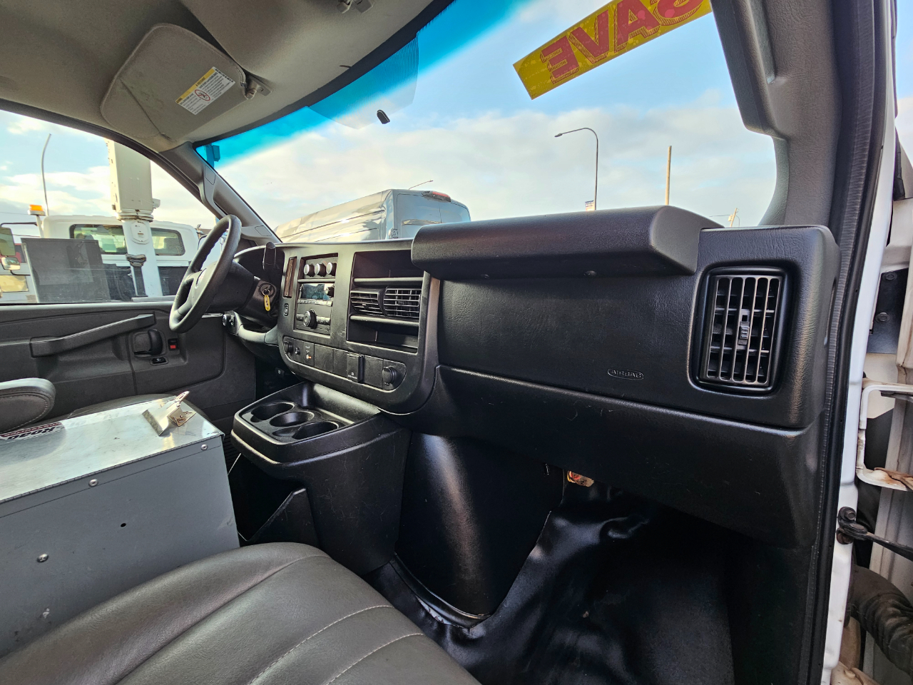 GMC Savana Cargo Van RWD 2500 135" 2017