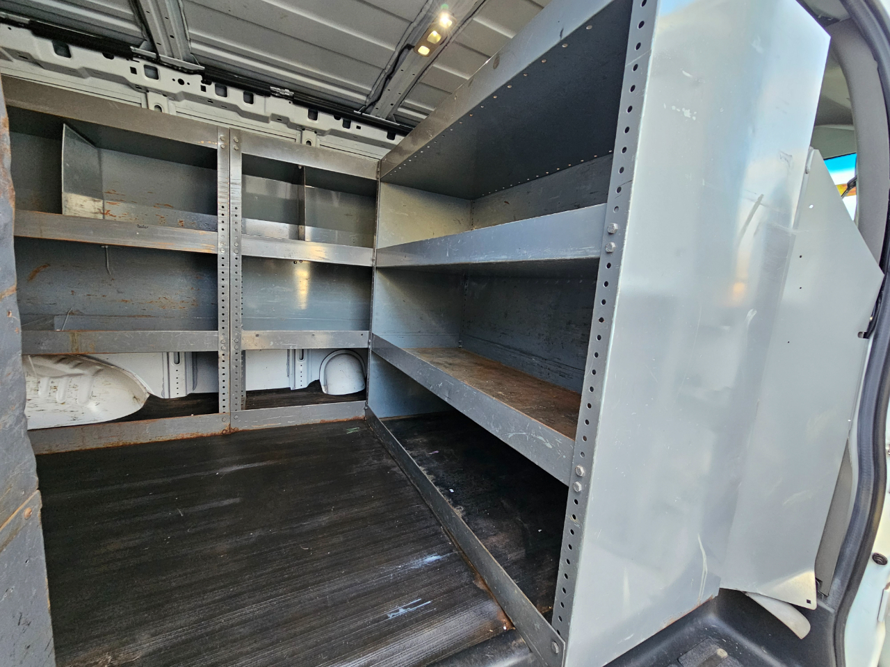 GMC Savana Cargo Van RWD 2500 135" 2017