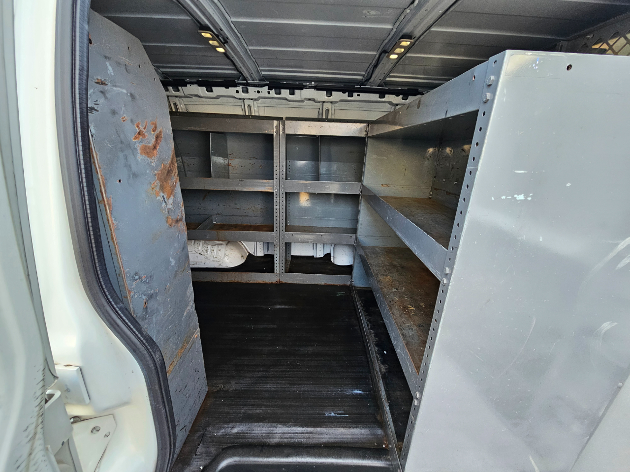 GMC Savana Cargo Van RWD 2500 135" 2017