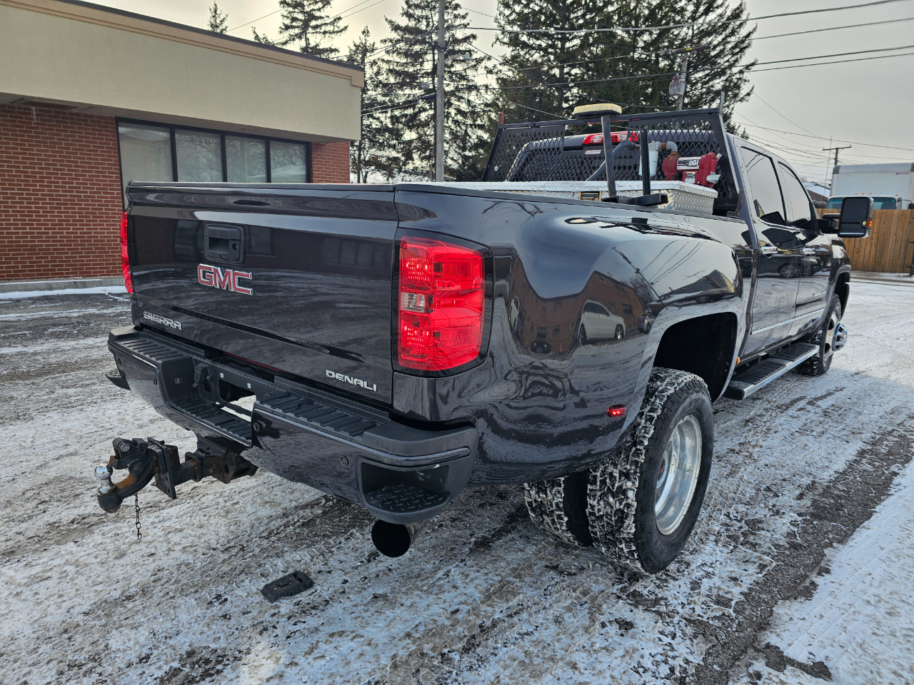 GMC Sierra 3500HD available WiFi 4WD Crew Cab 167.7" Denali 2015