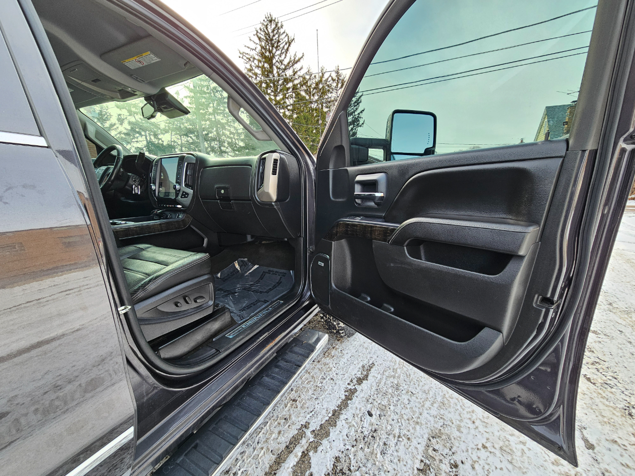 GMC Sierra 3500HD available WiFi 4WD Crew Cab 167.7" Denali 2015