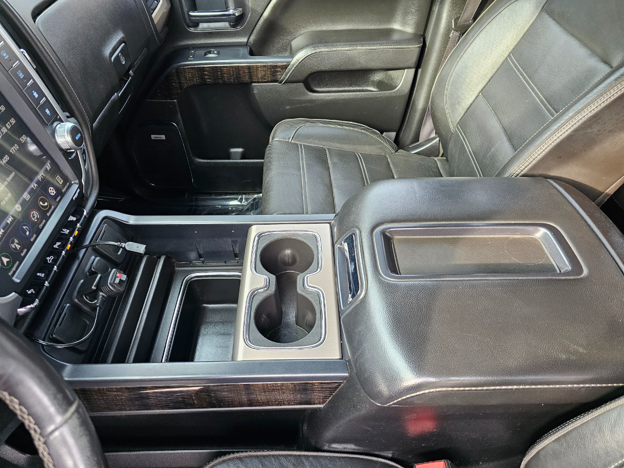 GMC Sierra 3500HD available WiFi 4WD Crew Cab 167.7" Denali 2015