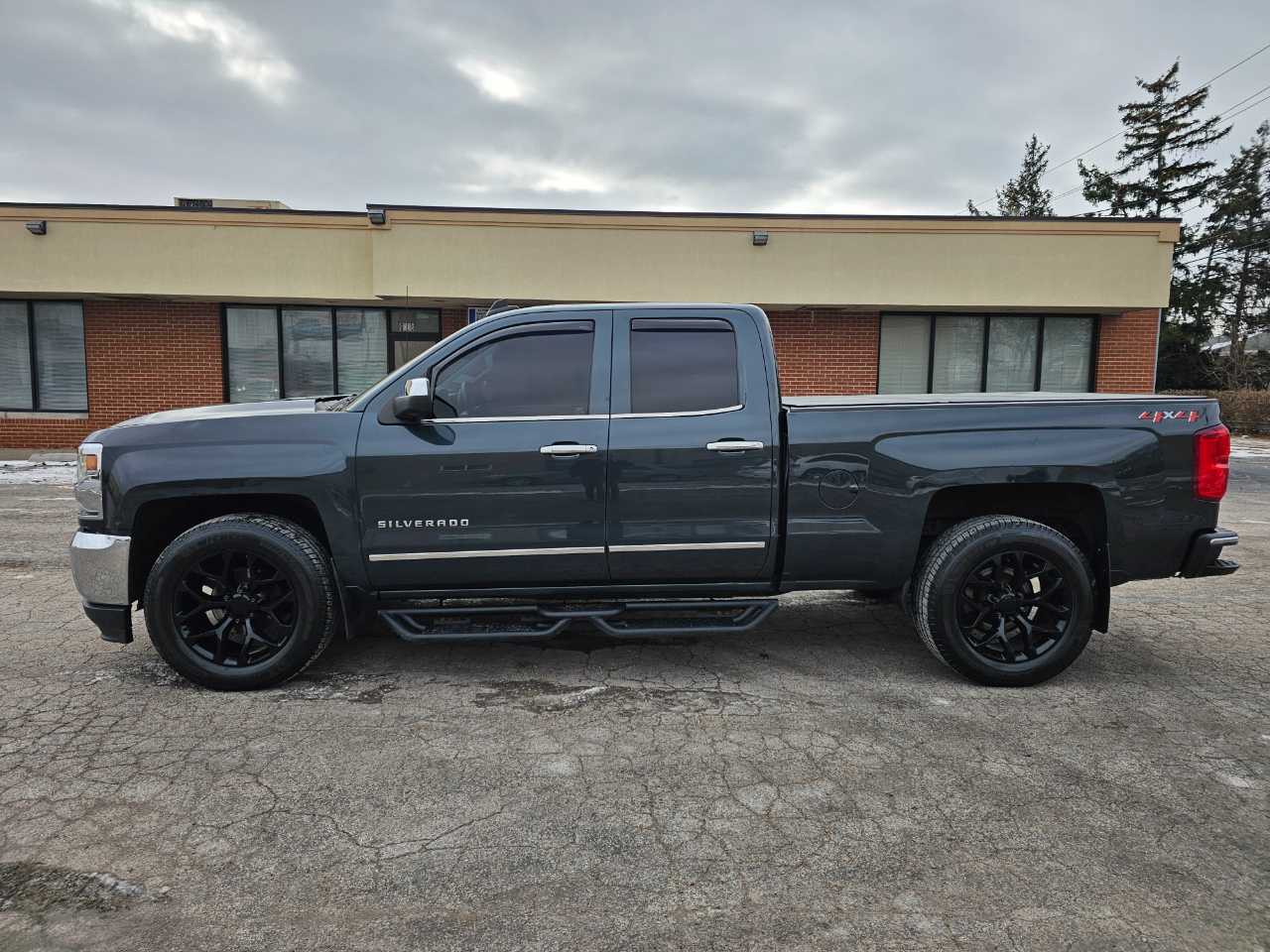 Chevrolet Silverado 1500 4WD Double Cab 143.5" LTZ w/1LZ 2018