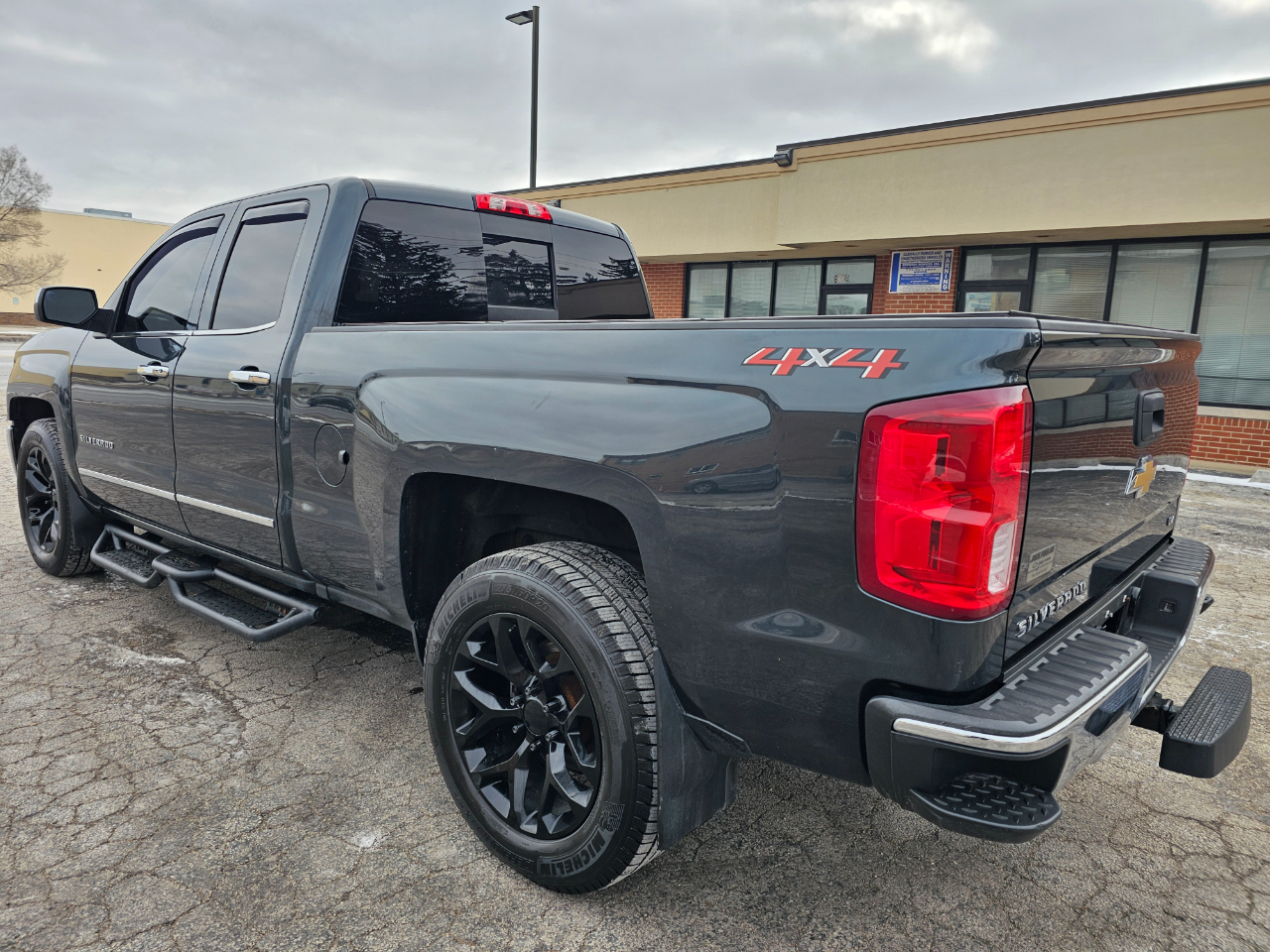 Chevrolet Silverado 1500 4WD Double Cab 143.5" LTZ w/1LZ 2018