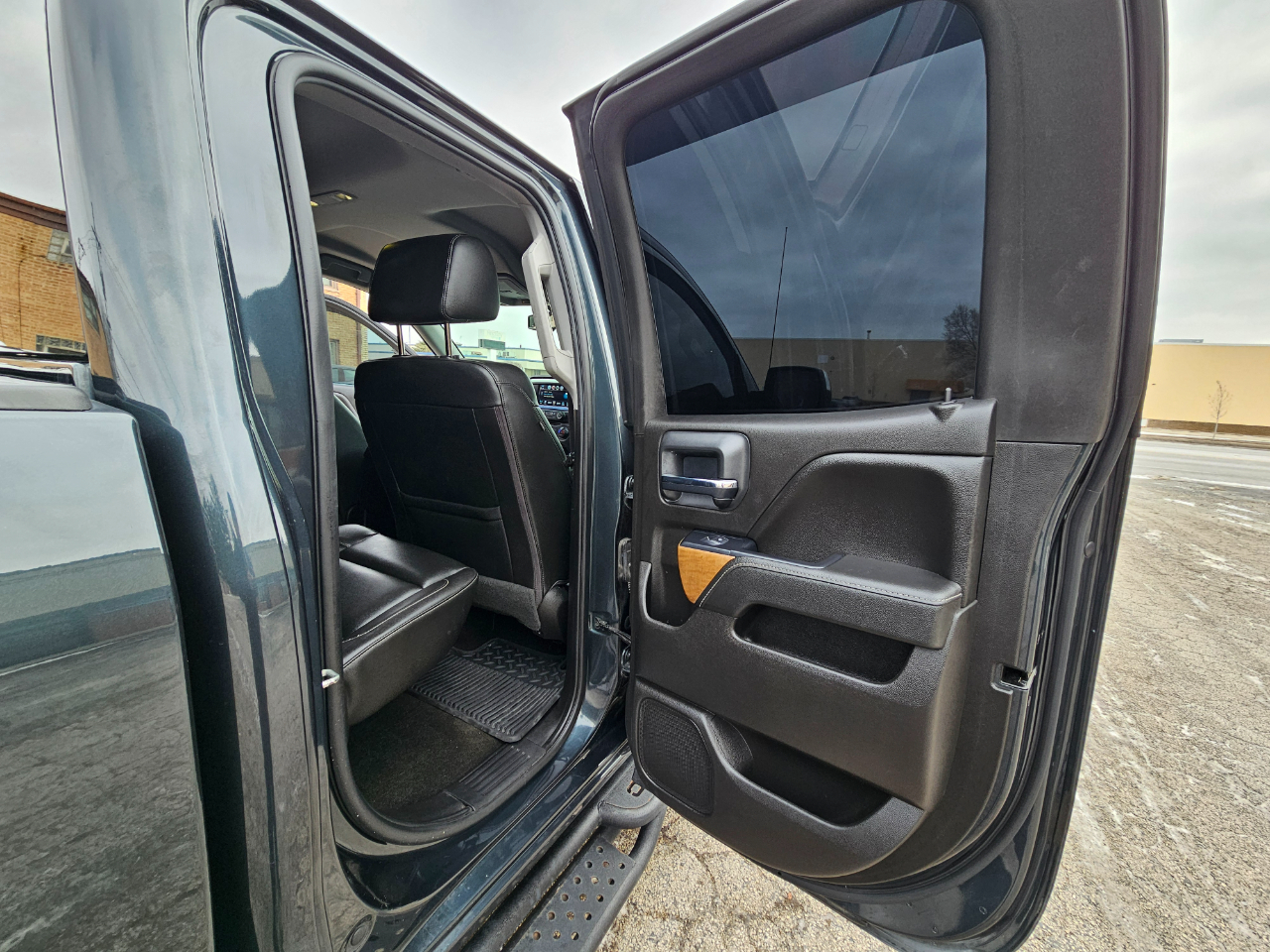 Chevrolet Silverado 1500 4WD Double Cab 143.5" LTZ w/1LZ 2018