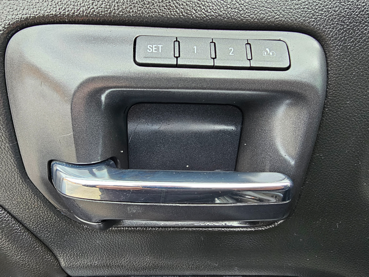 Chevrolet Silverado 1500 4WD Double Cab 143.5" LTZ w/1LZ 2018