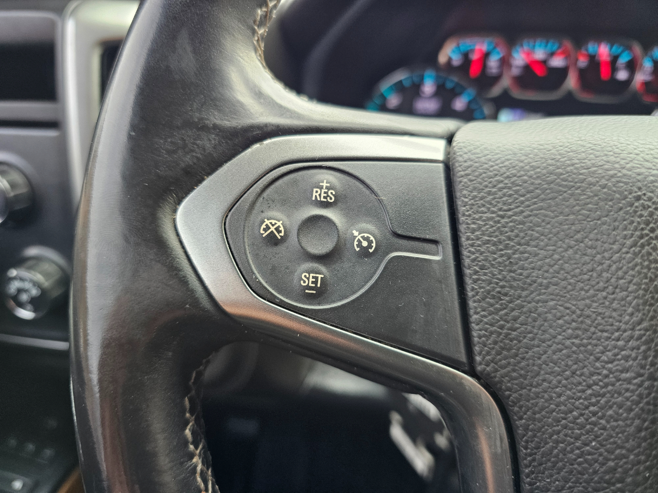 Chevrolet Silverado 1500 4WD Double Cab 143.5" LTZ w/1LZ 2018