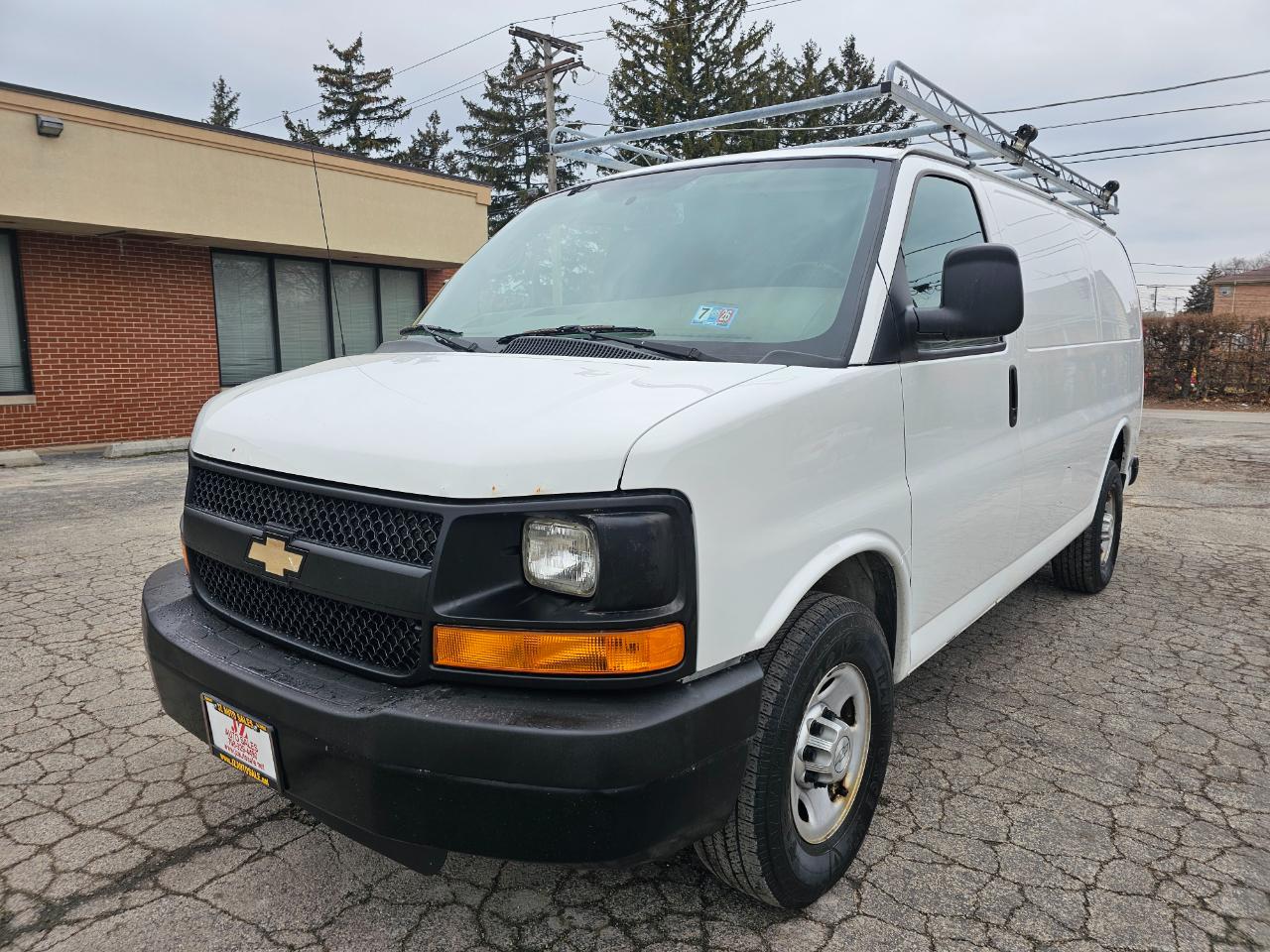 Chevrolet Express Cargo Van RWD 3500 135" 2015