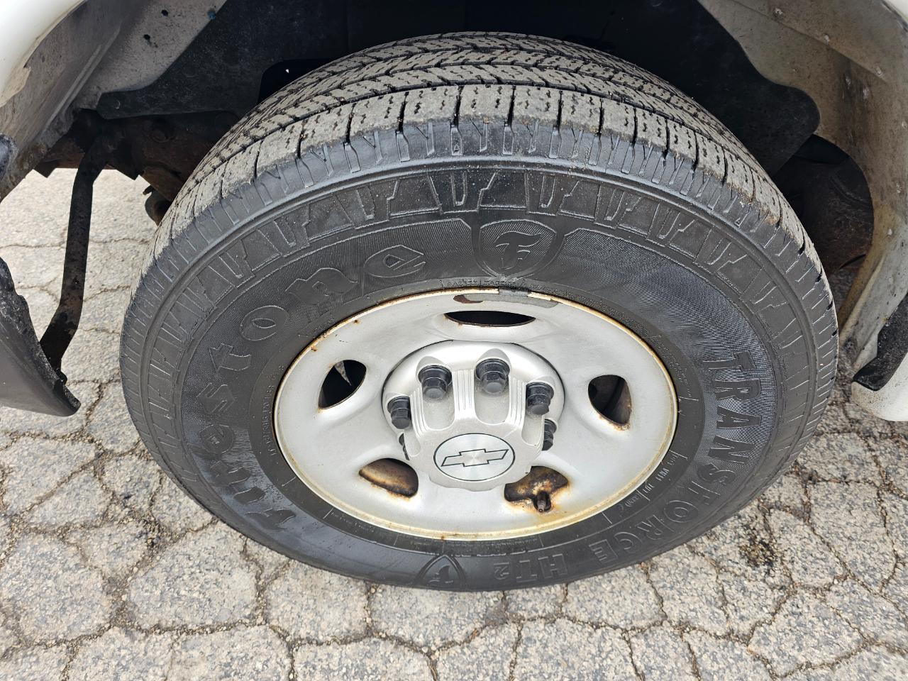 Chevrolet Express Cargo Van RWD 3500 135" 2015