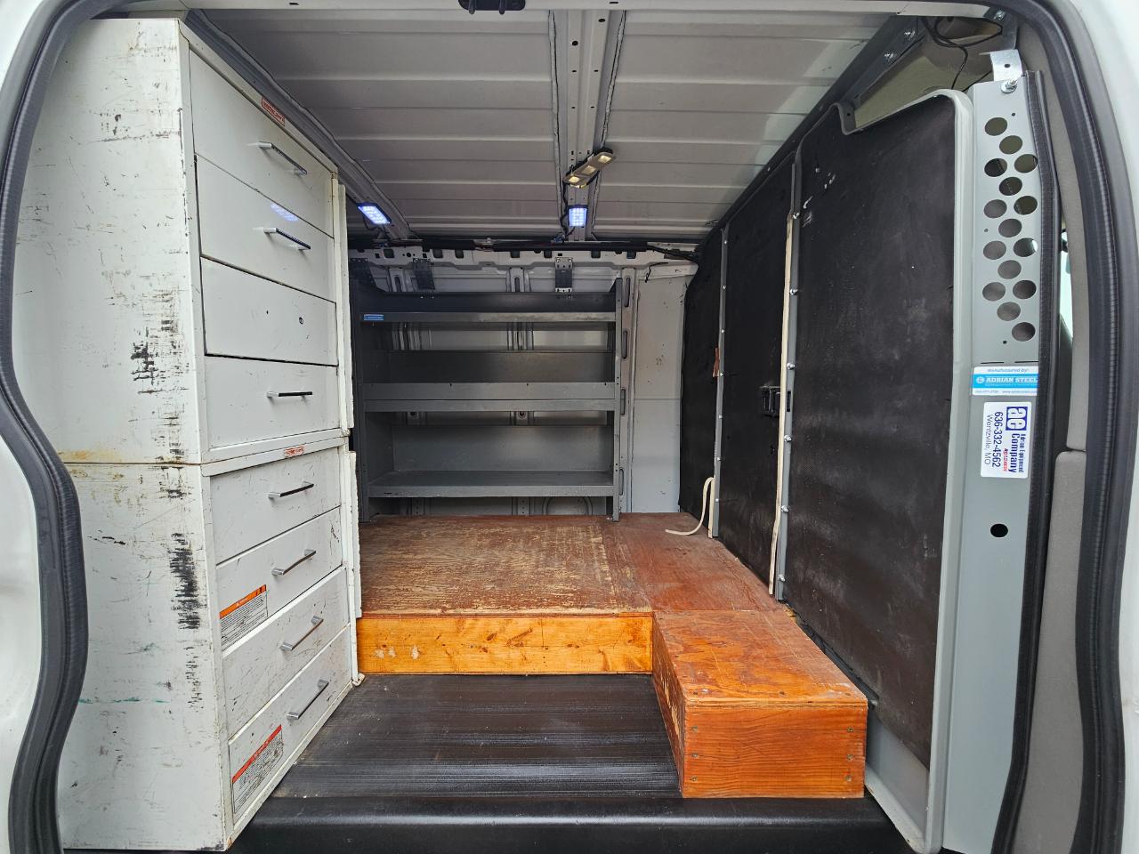 Chevrolet Express Cargo Van RWD 3500 135" 2015