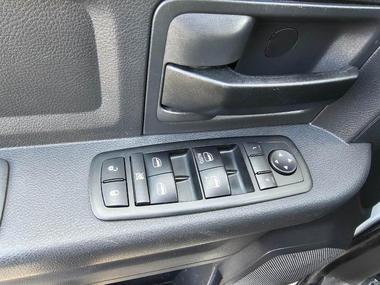 RAM 2500 4WD Crew Cab 149" ST 2012