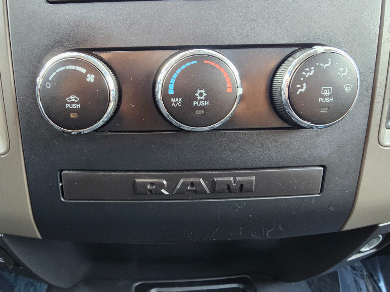 RAM 2500 4WD Crew Cab 149" ST 2012