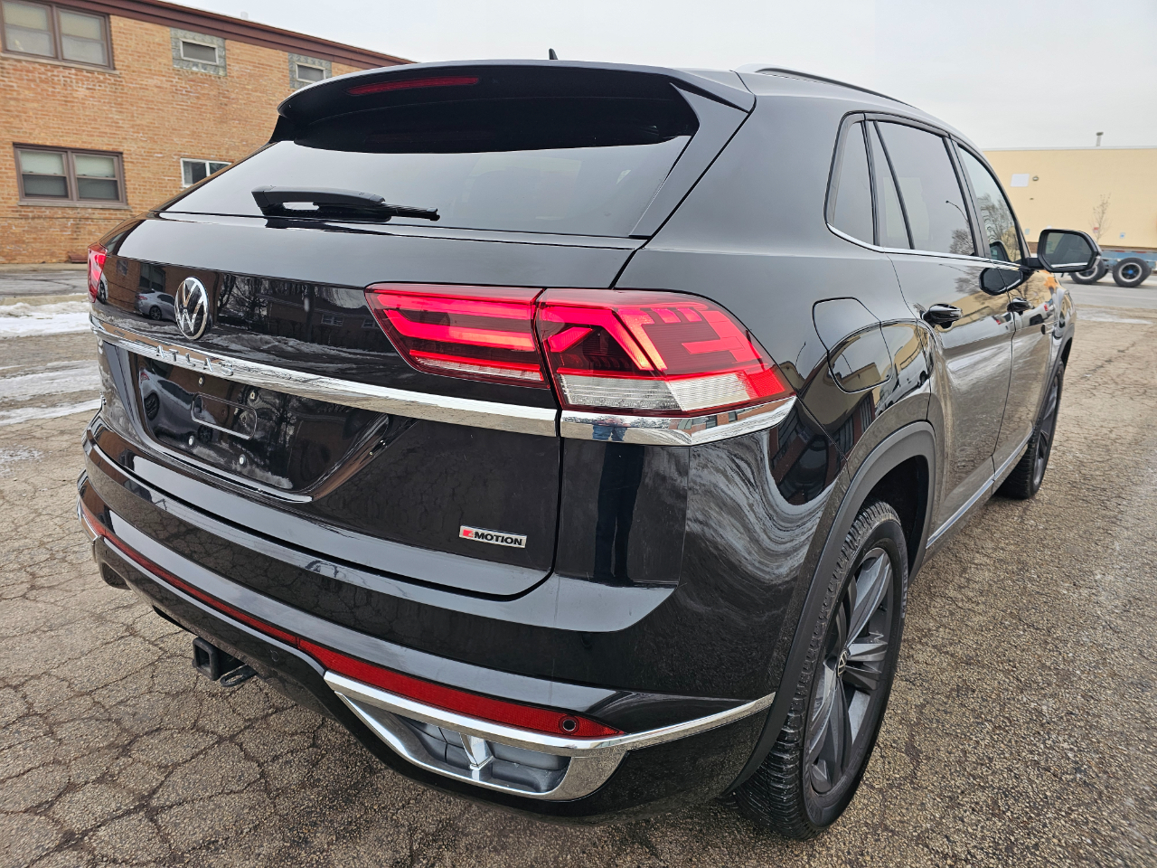 Volkswagen Atlas Cross Sport 3.6L V6 SE w/Technology R-Line 4MOTION 2021