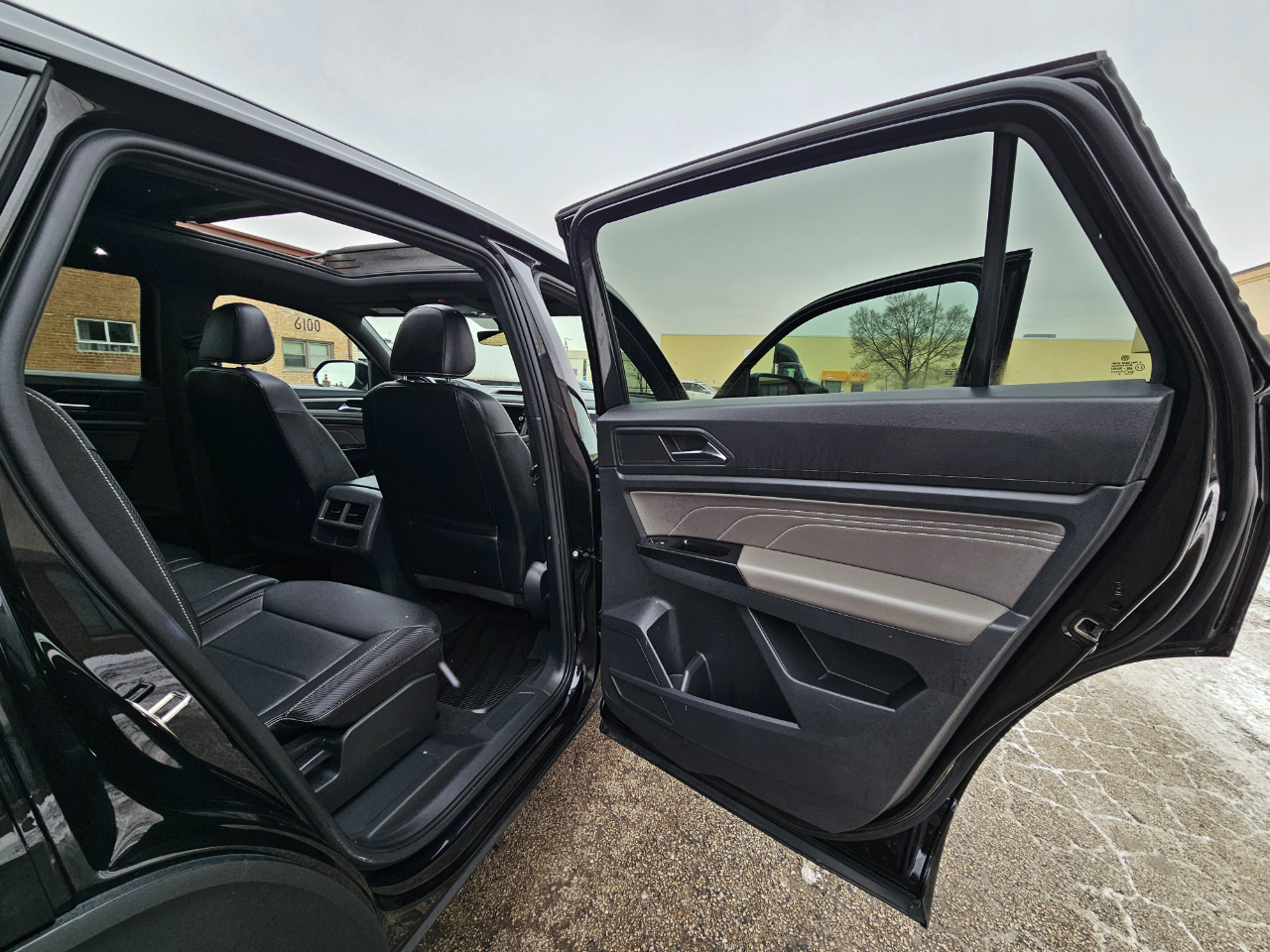 Volkswagen Atlas Cross Sport 3.6L V6 SE w/Technology R-Line 4MOTION 2021