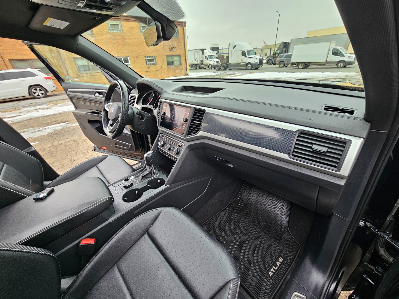 Volkswagen Atlas Cross Sport 3.6L V6 SE w/Technology R-Line 4MOTION 2021