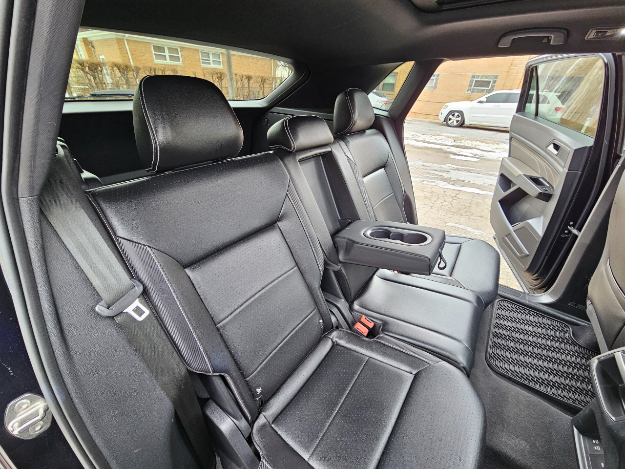 Volkswagen Atlas Cross Sport 3.6L V6 SE w/Technology R-Line 4MOTION 2021