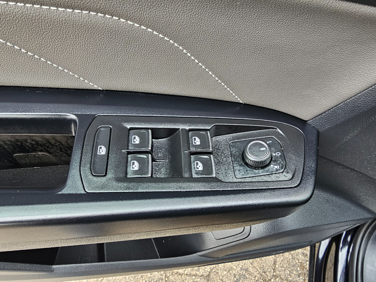 Volkswagen Atlas Cross Sport 3.6L V6 SE w/Technology R-Line 4MOTION 2021