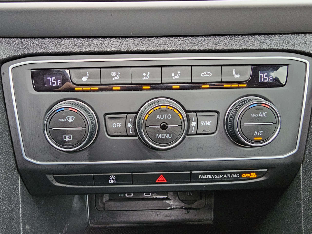 Volkswagen Atlas Cross Sport 3.6L V6 SE w/Technology R-Line 4MOTION 2021