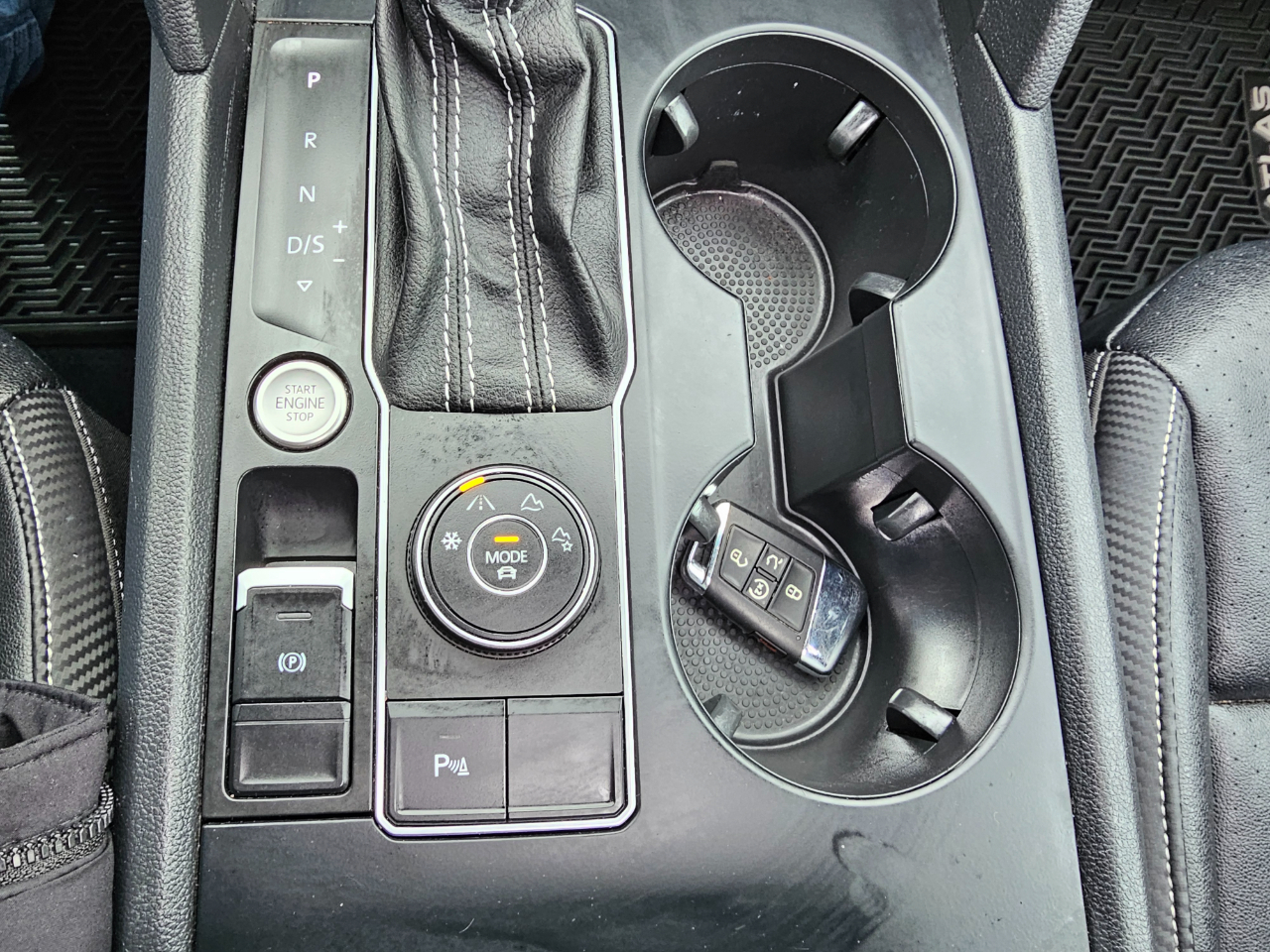 Volkswagen Atlas Cross Sport 3.6L V6 SE w/Technology R-Line 4MOTION 2021