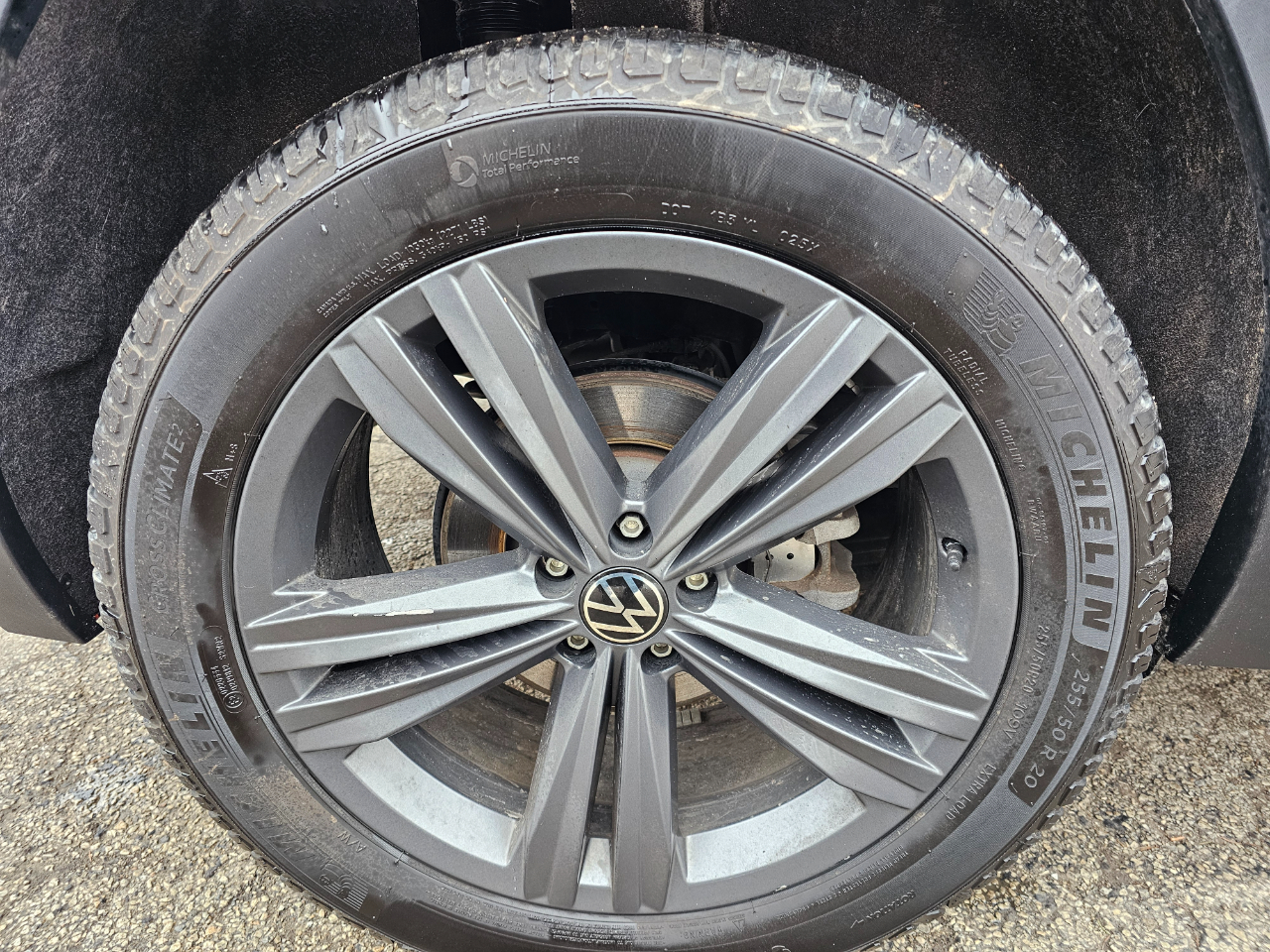 Volkswagen Atlas Cross Sport 3.6L V6 SE w/Technology R-Line 4MOTION 2021