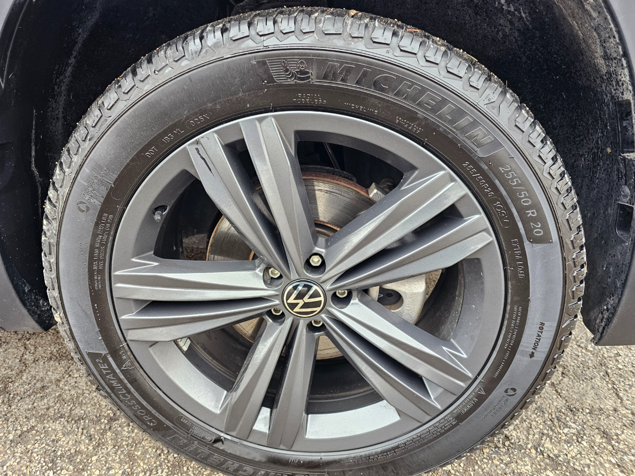 Volkswagen Atlas Cross Sport 3.6L V6 SE w/Technology R-Line 4MOTION 2021