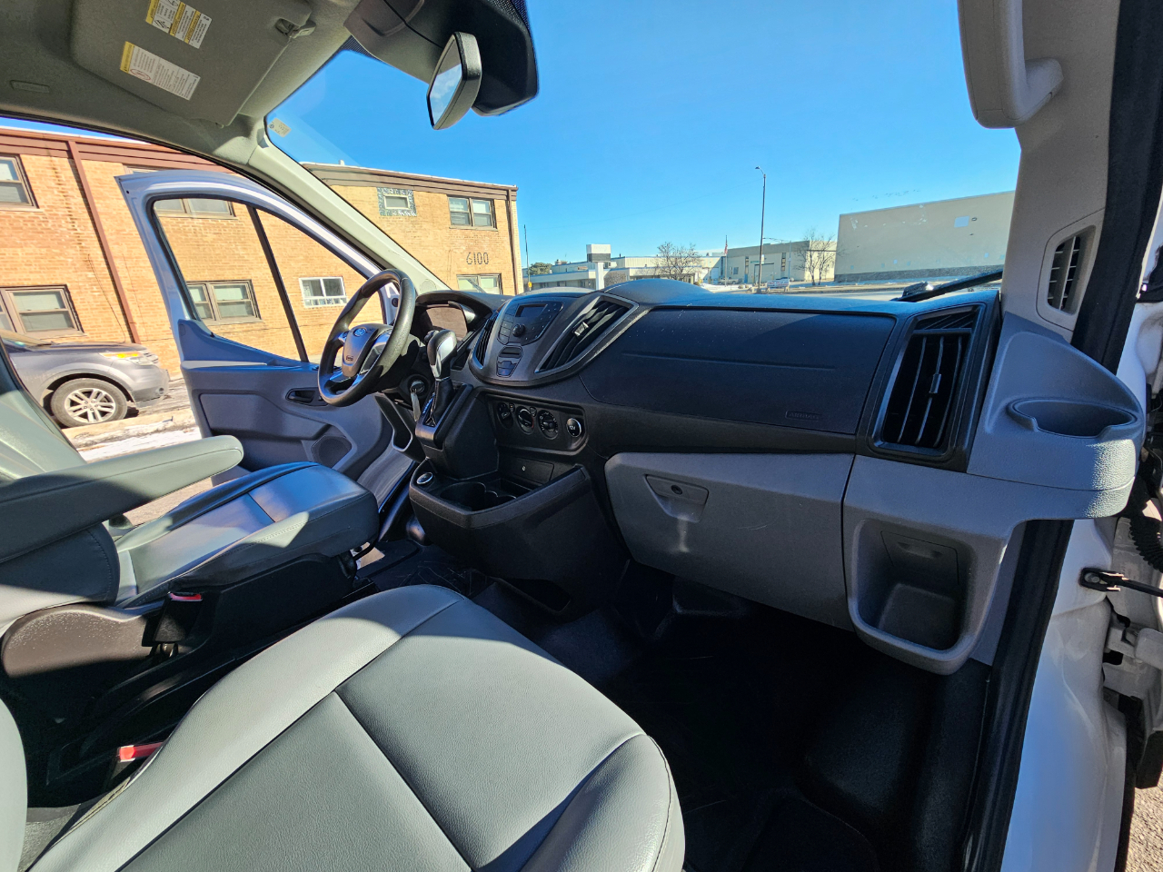 Ford Transit Passenger Wagon T-350 148" Low Roof XLT Swing-Out RH Dr 2018