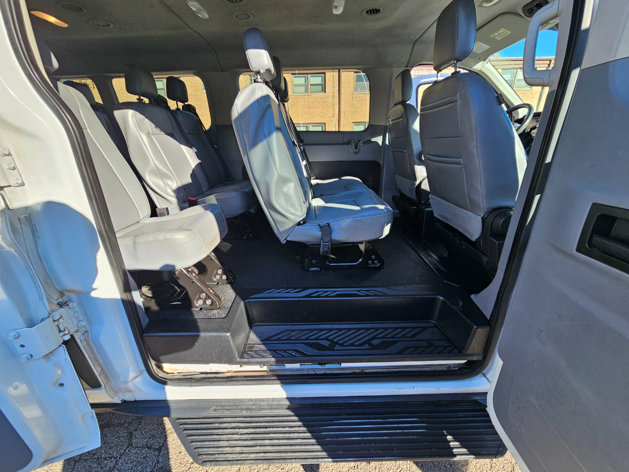 Ford Transit Passenger Wagon T-350 148" Low Roof XLT Swing-Out RH Dr 2018