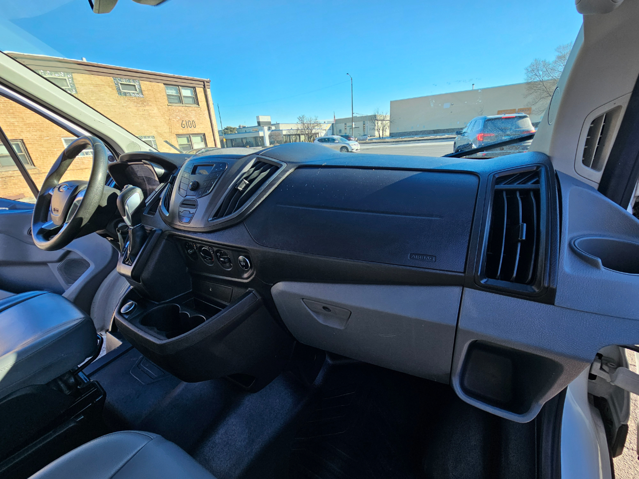 Ford Transit Passenger Wagon T-350 148" Low Roof XLT Swing-Out RH Dr 2018