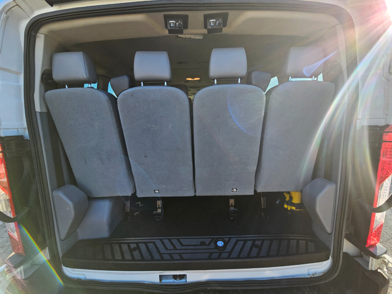 Ford Transit Passenger Wagon T-350 148" Low Roof XLT Swing-Out RH Dr 2018