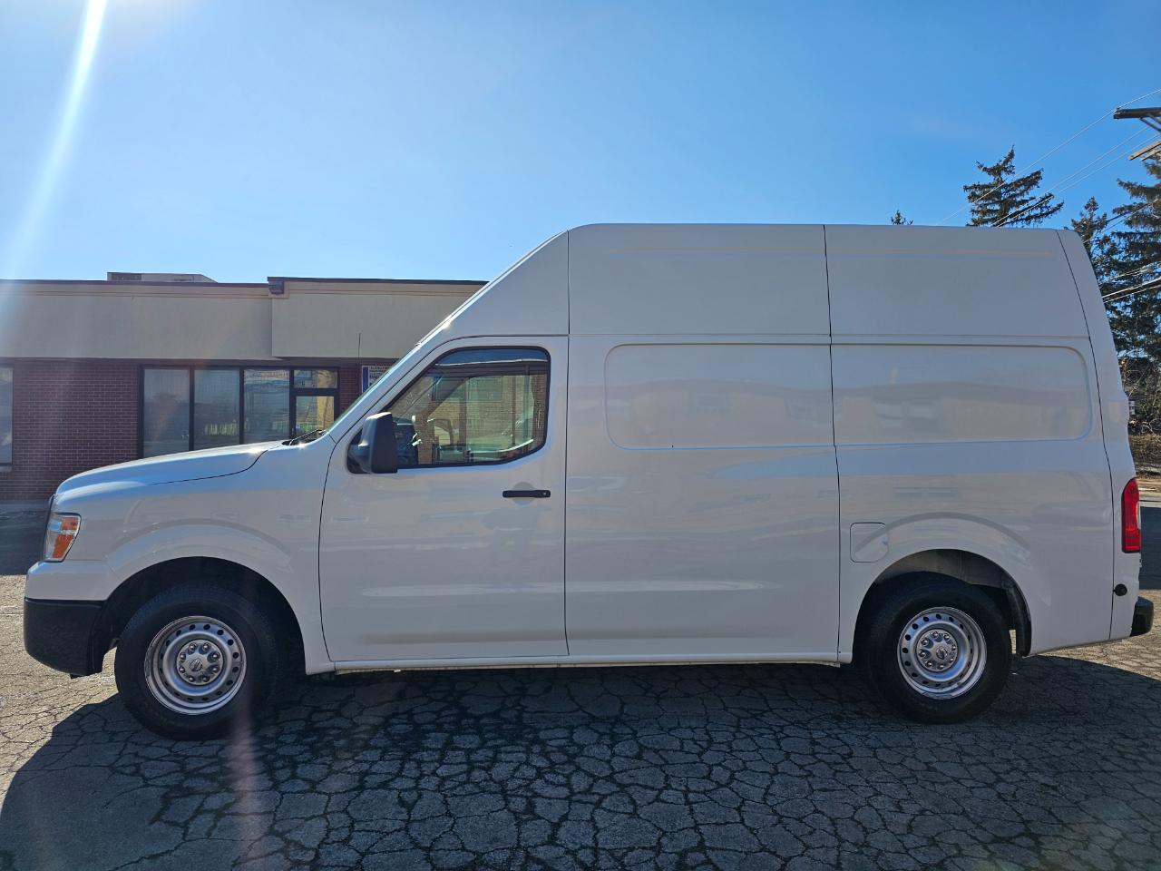 Nissan NV Cargo NV2500 HD High Roof V6 S 2017