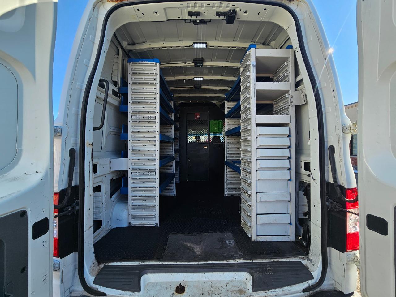 Nissan NV Cargo NV2500 HD High Roof V6 S 2017