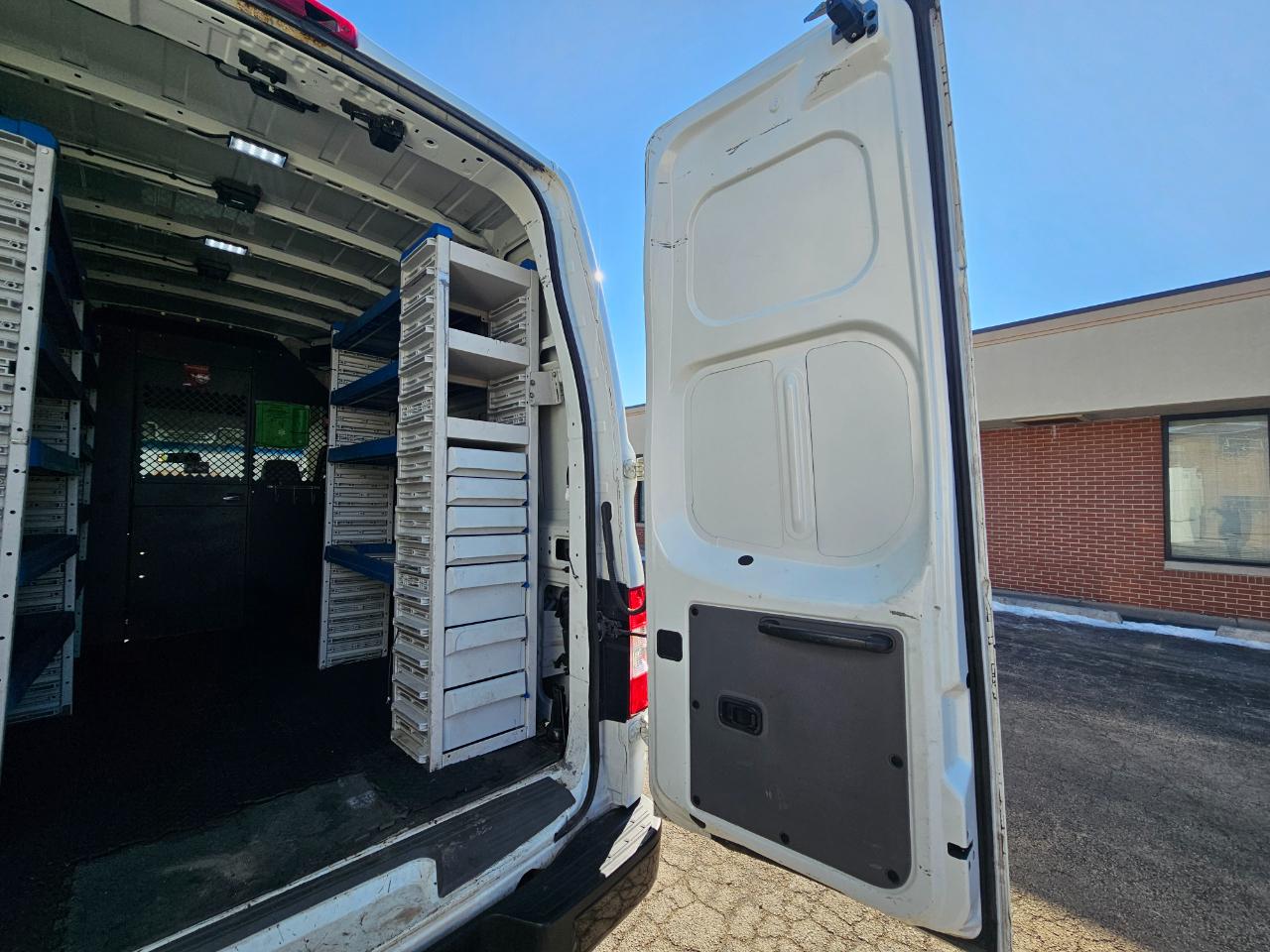 Nissan NV Cargo NV2500 HD High Roof V6 S 2017