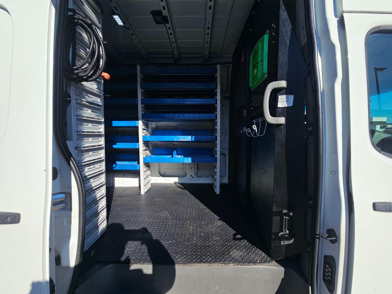 Nissan NV Cargo NV2500 HD High Roof V6 S 2017