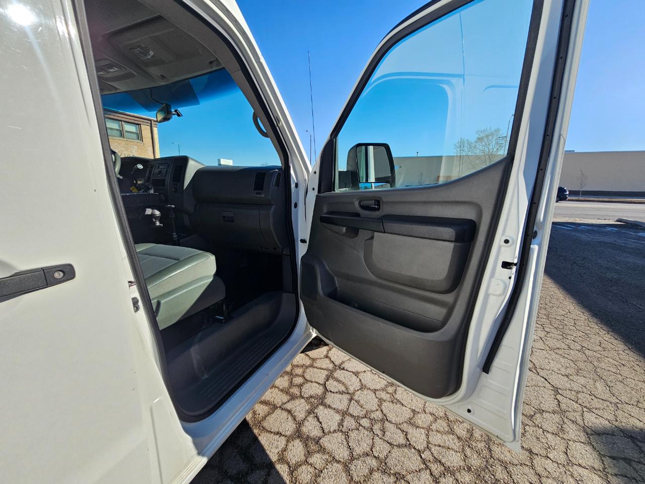 Nissan NV Cargo NV2500 HD High Roof V6 S 2017