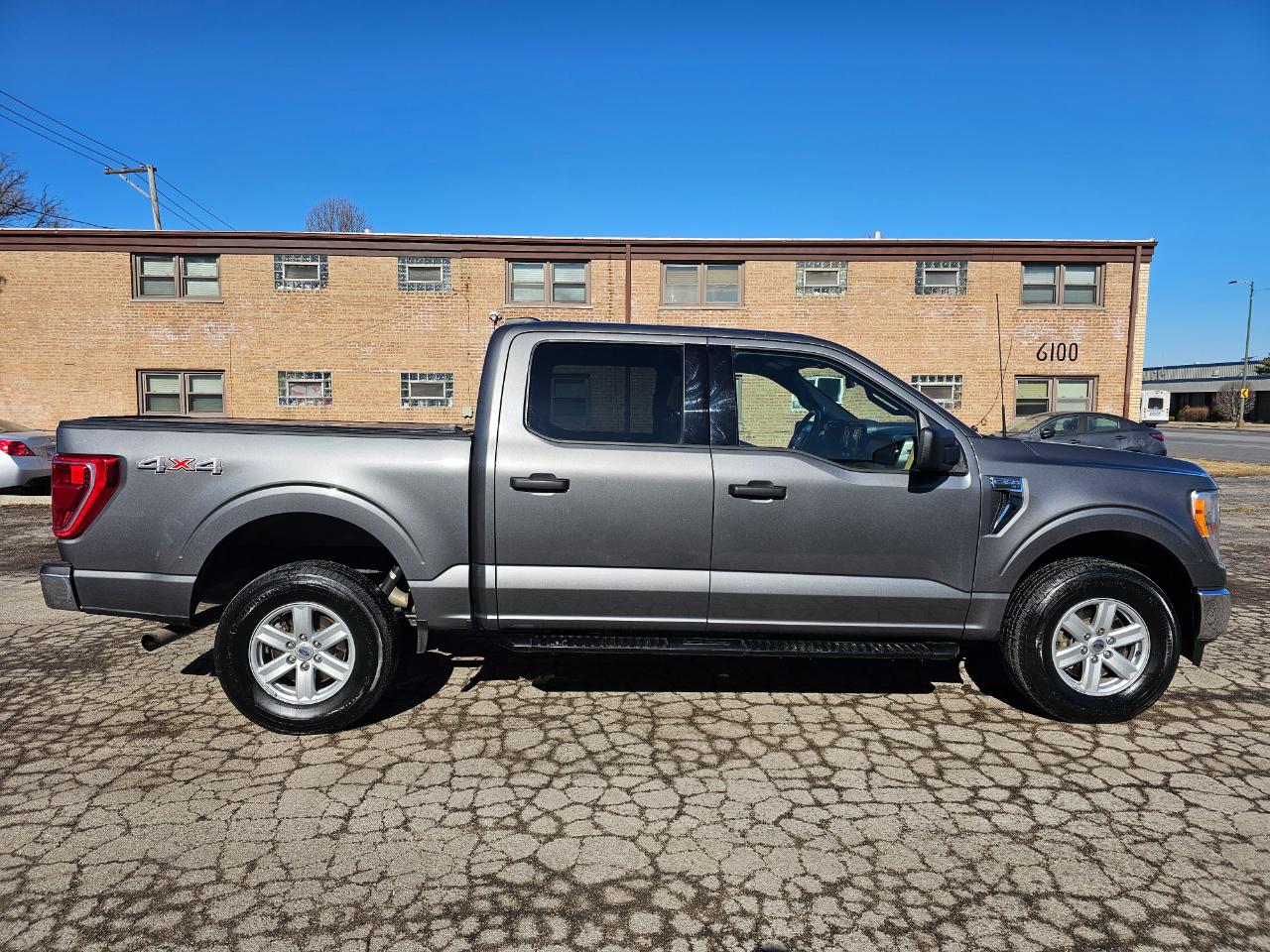 Ford F-150 XLT SuperCrew Short Bed 4WD 2022