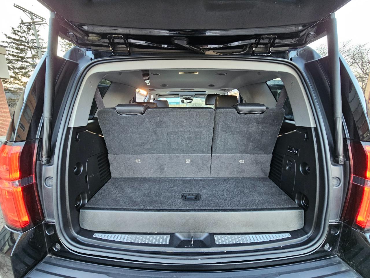 Chevrolet Tahoe 4WD 4dr LT 2016