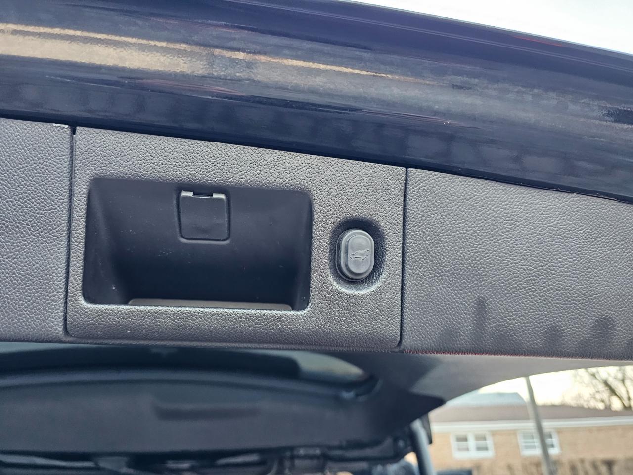 Chevrolet Tahoe 4WD 4dr LT 2016