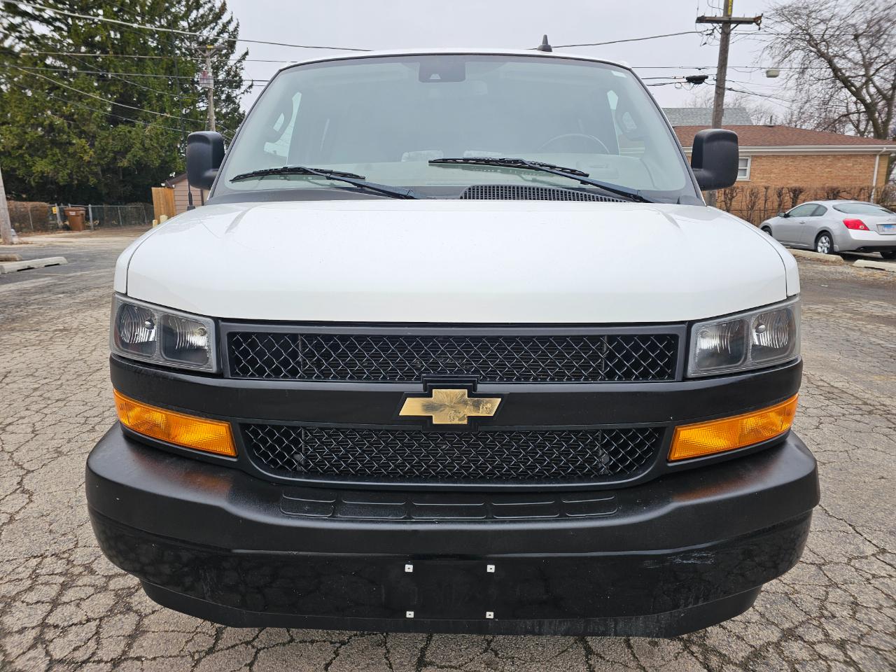 Chevrolet Express Passenger RWD 3500 155" LS 2020