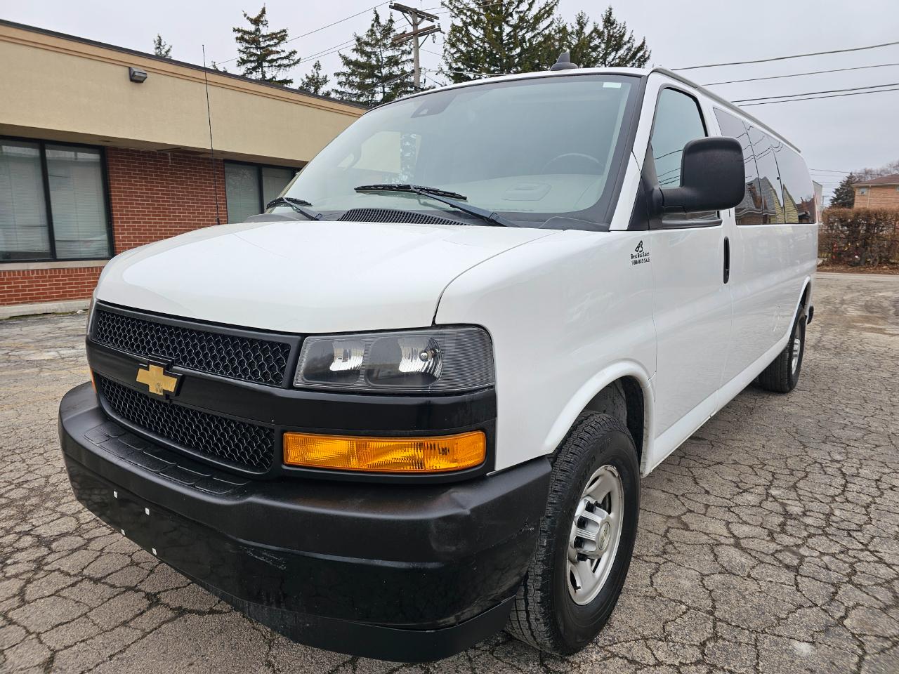 Chevrolet Express Passenger RWD 3500 155" LS 2020