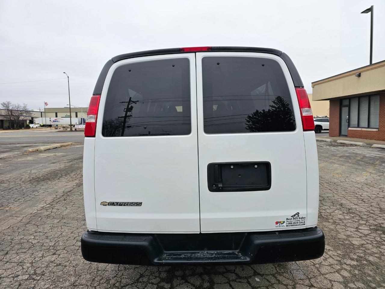 Chevrolet Express Passenger RWD 3500 155" LS 2020