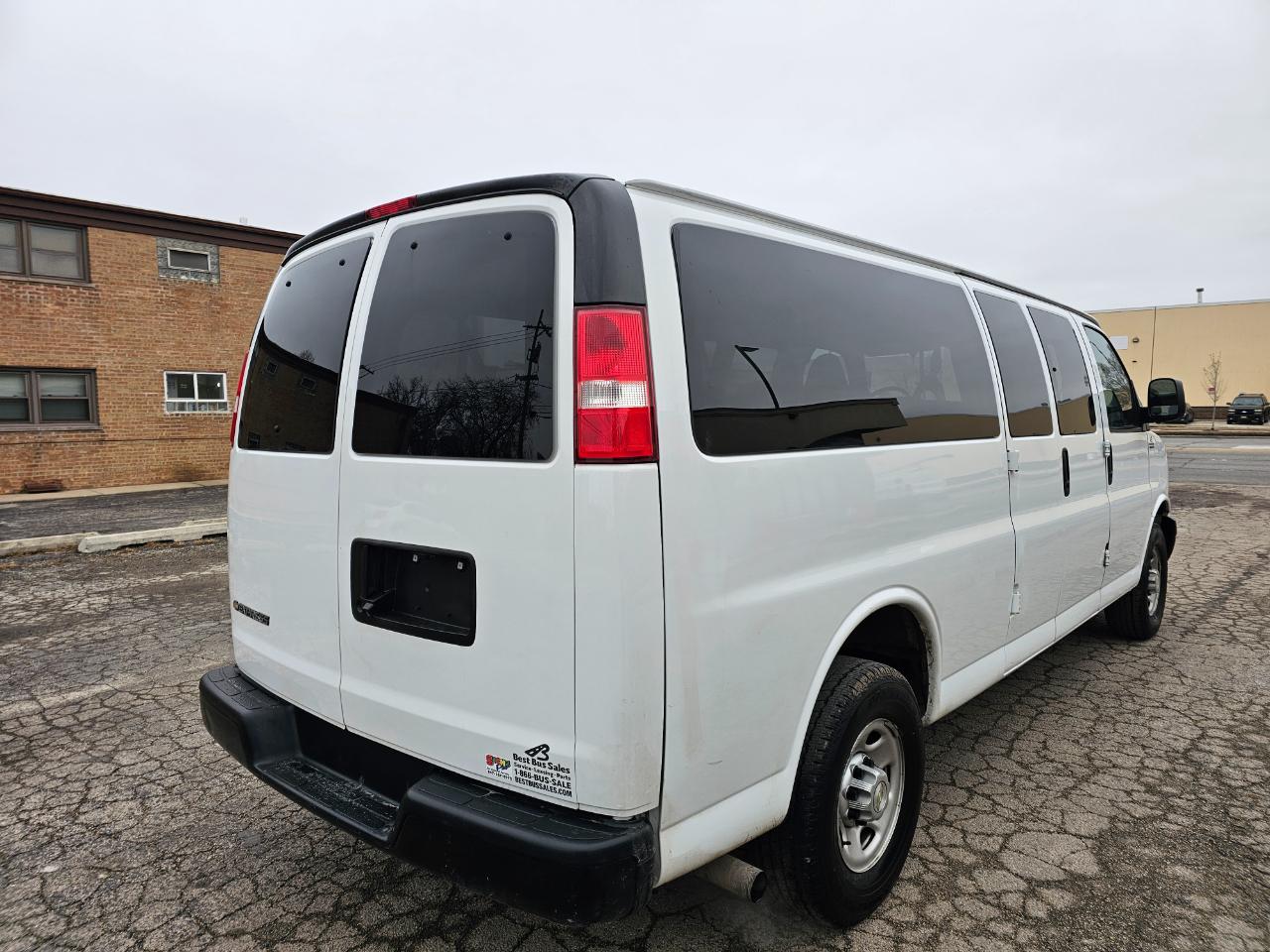 Chevrolet Express Passenger RWD 3500 155" LS 2020