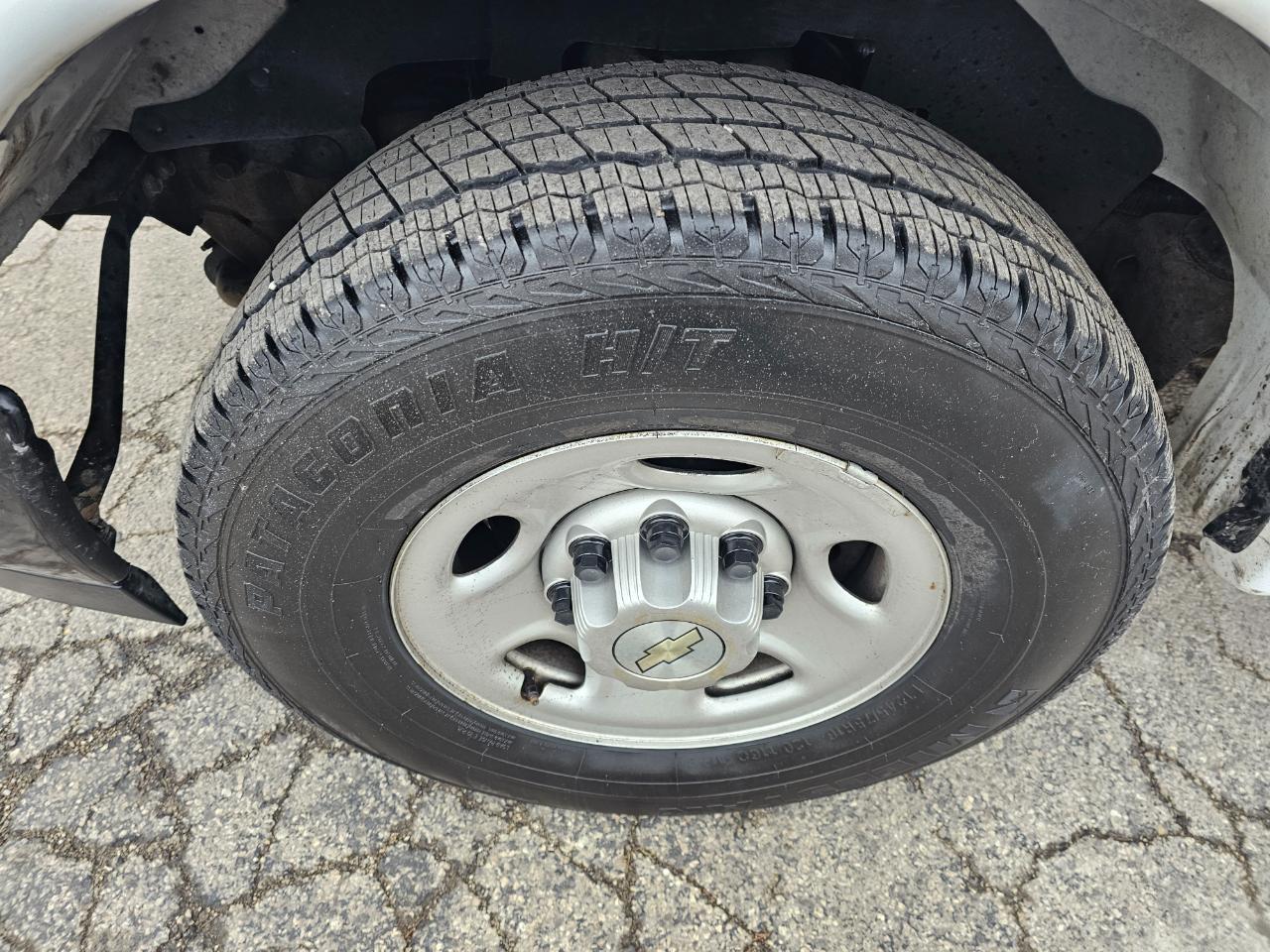 Chevrolet Express Passenger RWD 3500 155" LS 2020