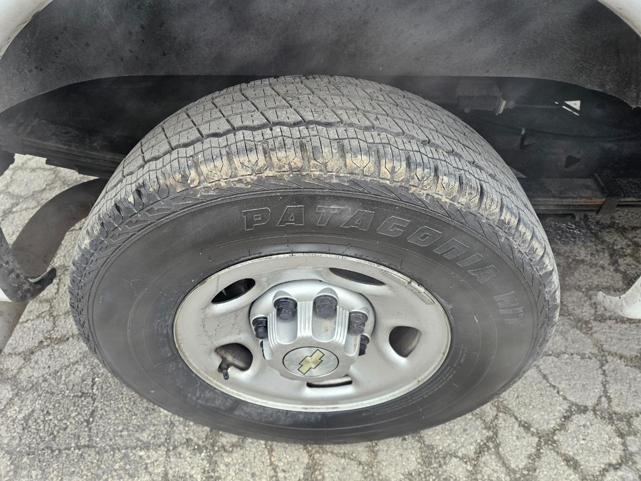 Chevrolet Express Passenger RWD 3500 155" LS 2020