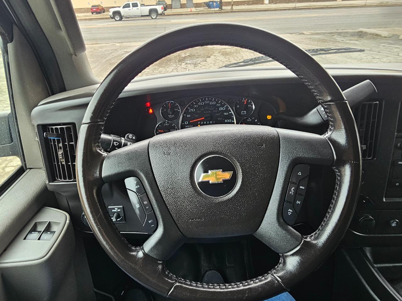 Chevrolet Express Passenger RWD 3500 155" LS 2020