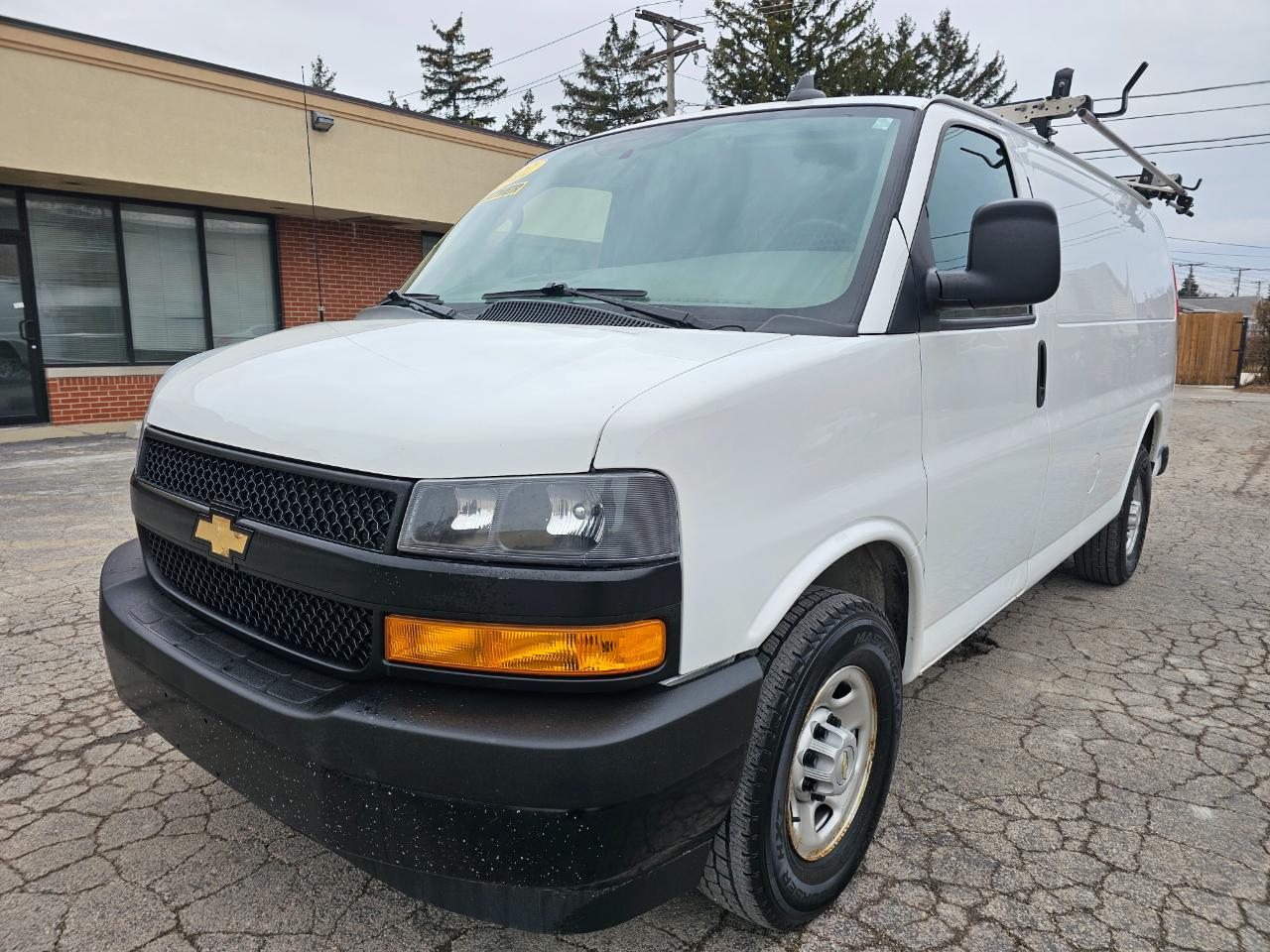 Chevrolet Express Cargo Van RWD 2500 135" 2022