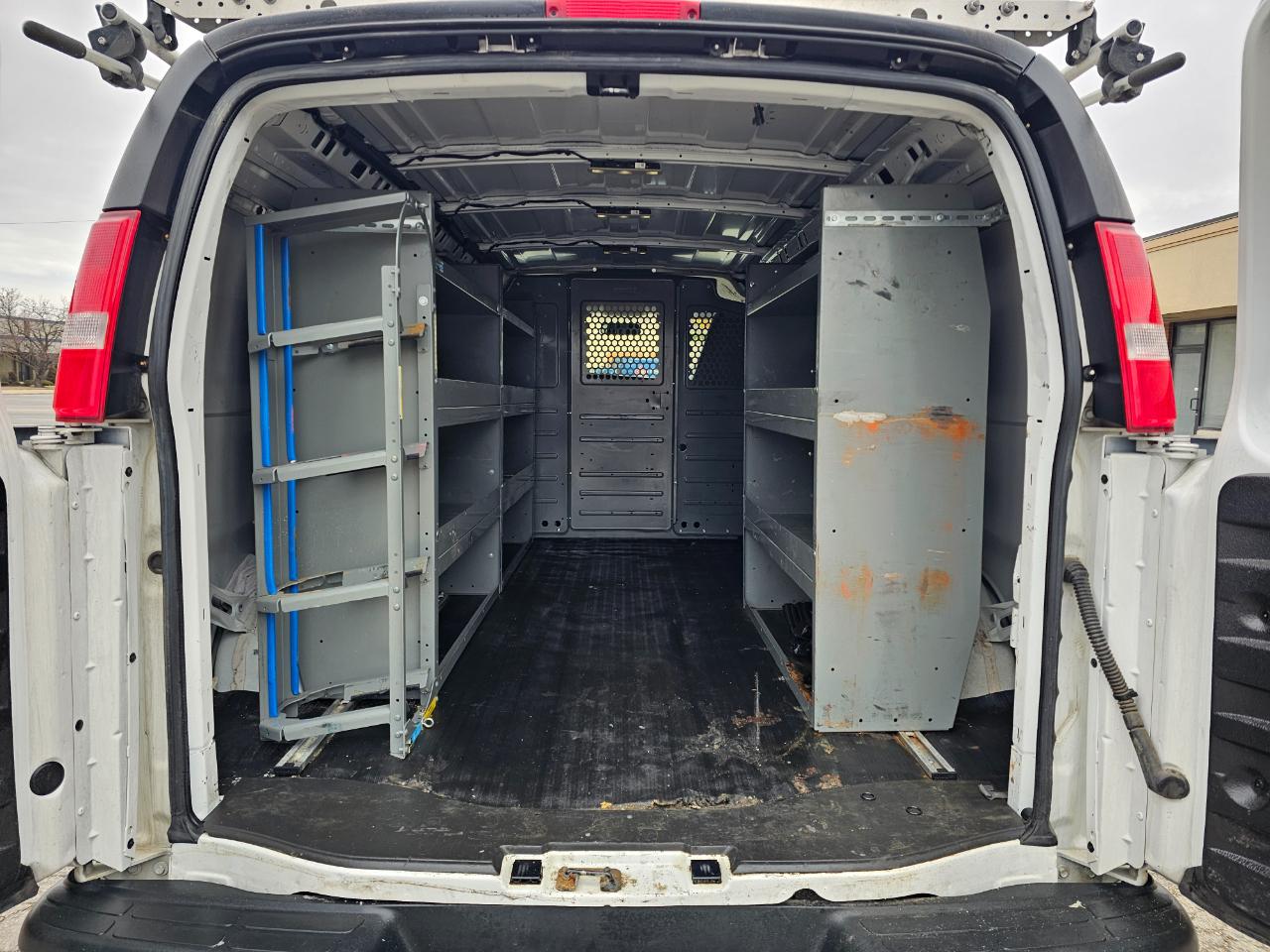 Chevrolet Express Cargo Van RWD 2500 135" 2022